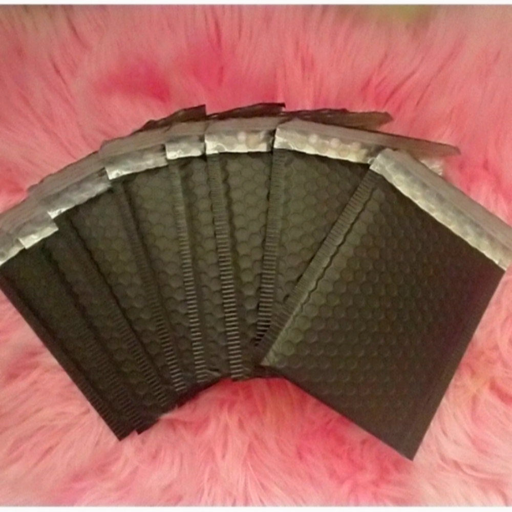 10 Small Bubble Mailers, Black. Good for Nails, Lashes, Jewelry, Makeup 7x4